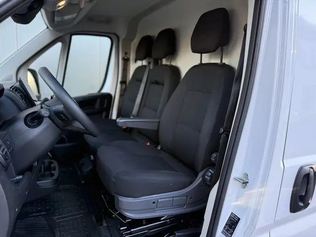 Opel Movano 2.2D 180 S&S L2H2 3.5t Zwaar 2024 Diesel 41