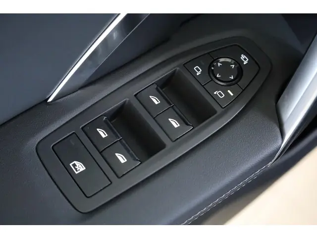 BMW iX1 eDrive20 2025 Elektrisch 18