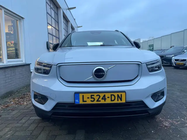Volvo XC40 Recharge P8 AWD R-Design 2021 Elektrisch 3
