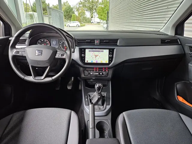 SEAT Arona 1.0 TSI Style Business Intense 2021 Benzine 6