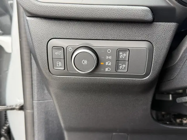 Ford Kuga 2.5 PHEV ST-Line X 2025 Hybride Benzine 34