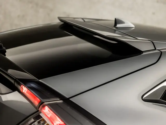 Honda Civic 1.0 i-VTEC Sport 2017 Benzine 32