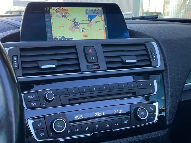 BMW 2 Serie Cabrio 220i M Sport 2016 Benzine 8