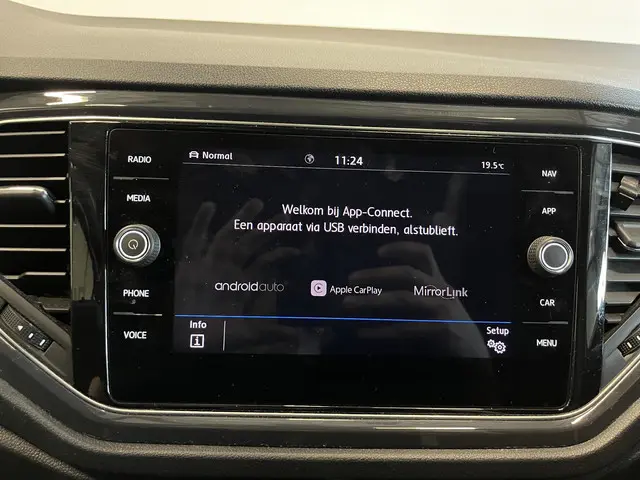 Volkswagen T-Roc 1.5 TSI 150pk DSG R-line 2018 Benzine 20