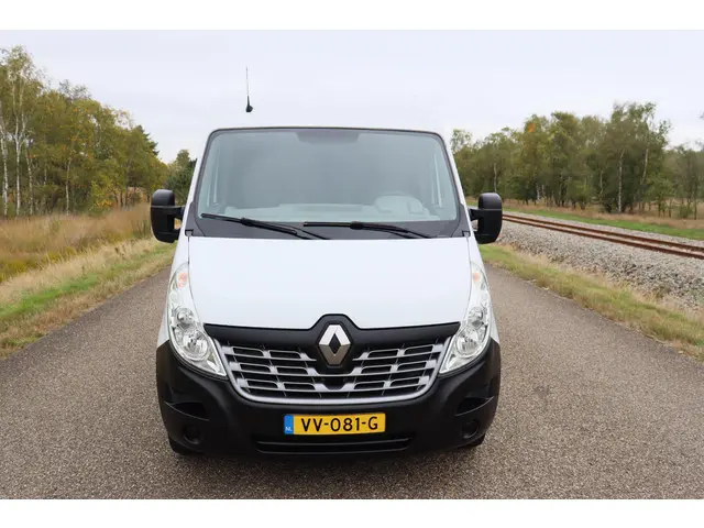 Renault Master T35 2.3 dCi L3H3 DL 2016 Diesel 29