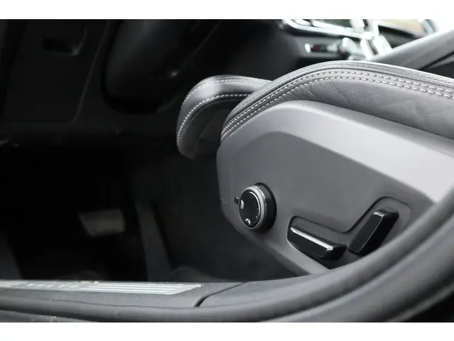 Volvo S90 2.0 T8 AWD Inscription 2018 Hybride Benzine 4