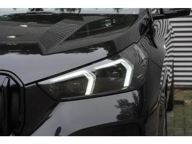 BMW X1 xDrive23i 2025 Benzine 22