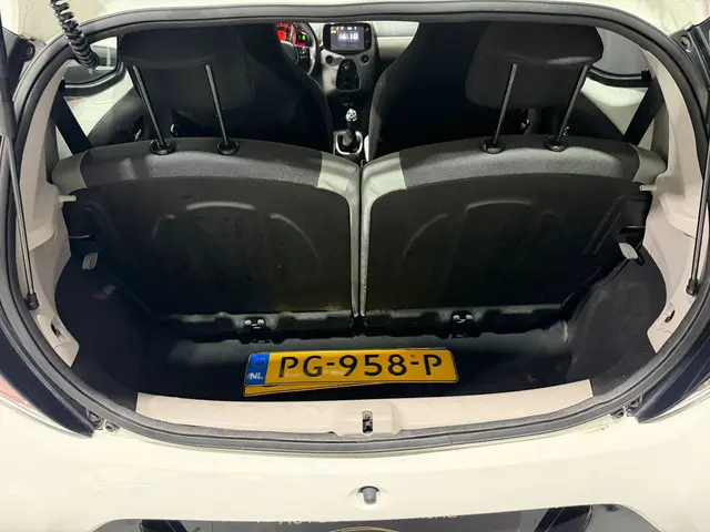 Toyota Aygo 1.0 VVT-i x-play 2017 Benzine 15