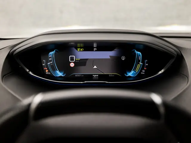 Peugeot 3008 1.6 HYbrid 225 GT 2021 Hybride Benzine 23