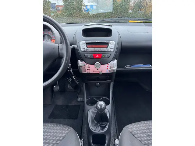 Peugeot 107 1.0 Active 2013 Benzine 6