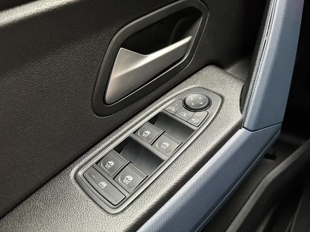 Dacia Duster 1.6 Hybrid Journey 2025 Hybride Benzine 28