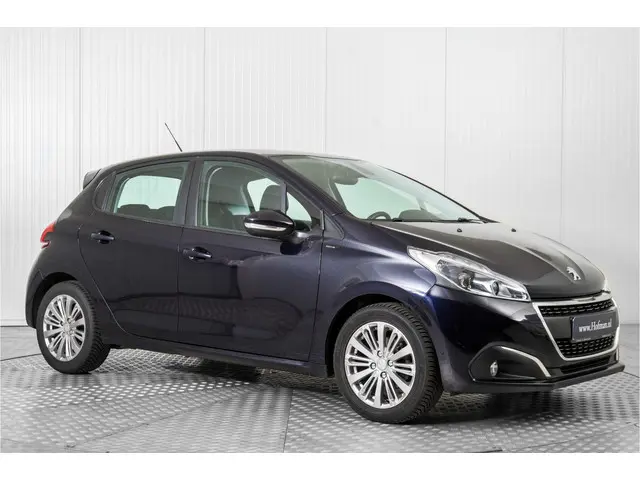 Peugeot 208 1.2 PureTech Signature 2019 Benzine 5