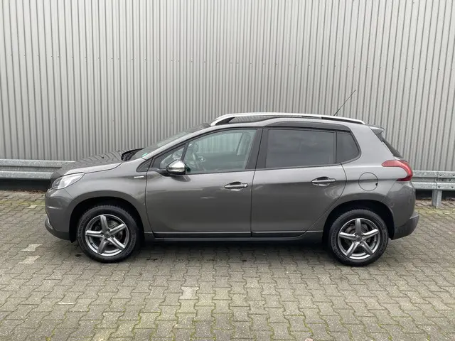 Peugeot 2008 1.2 PureTech Blue Lion 2018 Benzine 9
