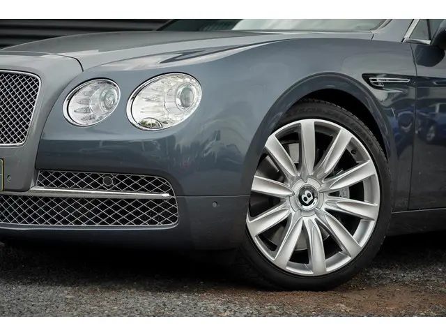 Bentley Flying Spur 6.0 W12 2016 Benzine 21