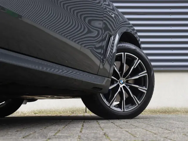 BMW X5 xDrive45e 2022 Hybride Benzine 7