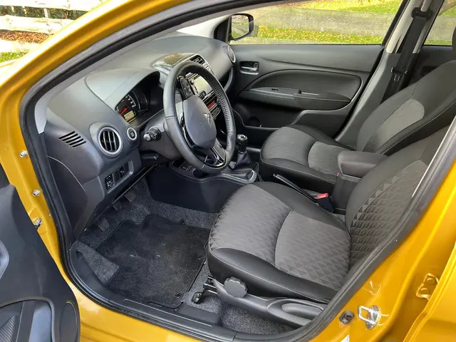 Mitsubishi Space Star 1.2 Nova Clima Navi 2020 Benzine 14