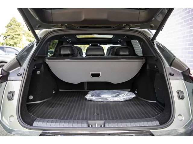 Lynk & Co 08 1.5 More 2025 Hybride Benzine 30