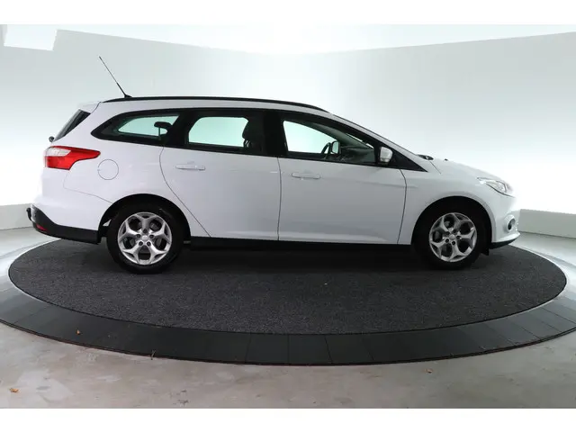 Ford Focus Wagon 1.0 EcoBoost Trend 2014 Benzine 6