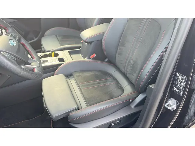 Ford Kuga 2.5 FHEV ST-Line X 2024 Hybride Benzine 17