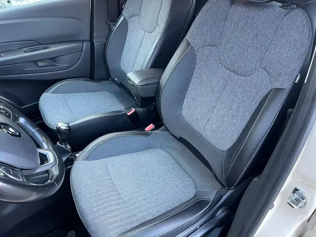 Renault Captur 0.9 TCe Bose 2018 Benzine 8