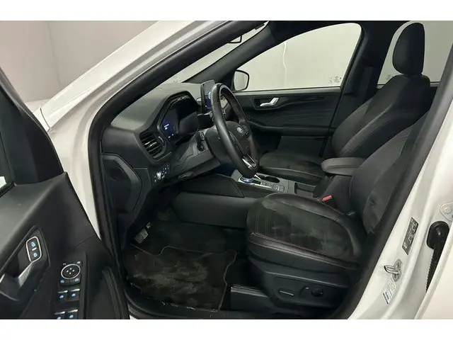 Ford Kuga 2.5 PHEV ST-Line X 2022 Hybride Benzine 8