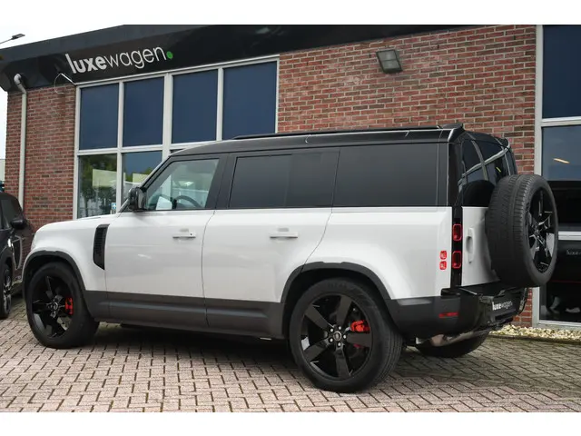 Land Rover Defender 110 3.0 D250 2023 Diesel 6