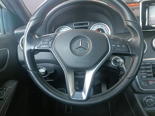 Mercedes-Benz A-Klasse 200 Ambition 2012 Benzine 14