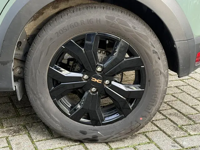 Dacia Sandero Stepway 1.0 TCe 110 Extreme 2024 Benzine 24