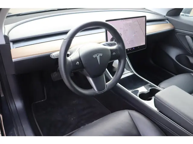 Tesla Model 3 Standard RWD Plus 60 kWh 2020 Elektrisch 5