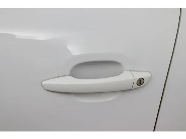Citroën C3 1.2 PureTech Feel 105g wit 2017 Benzine 34