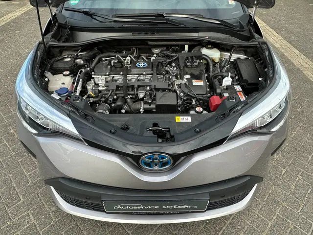Toyota C-HR 1.8 Hybrid Executive 2022 Hybride Benzine 10