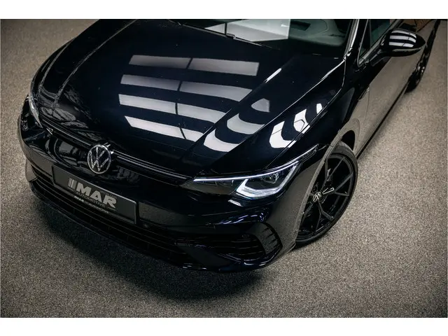 Volkswagen Golf 2.0 TSI R 4Motion 2022 Benzine 24