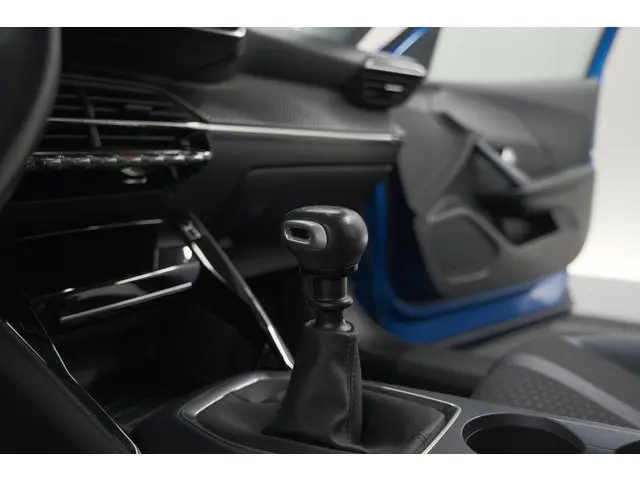 Peugeot 2008 PureTech 130 Allure 2020 Benzine 44