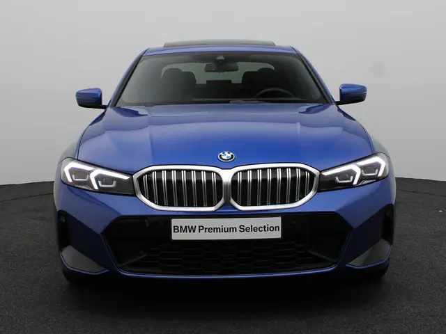 BMW 3 Serie Sedan 330e 2025 Hybride Benzine 3