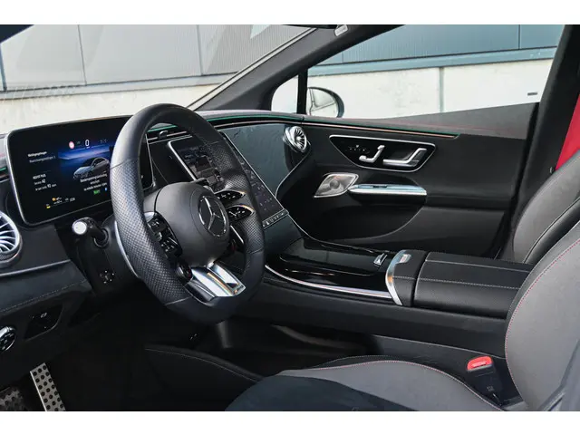 Mercedes-Benz EQE AMG 43 4MATIC 2022 Elektrisch 11