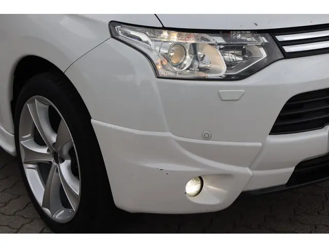 Mitsubishi Outlander 2.0 Instyle 2014 Benzine 14