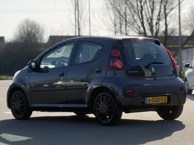 Peugeot 107 1.0 Active 2013 Benzine 3