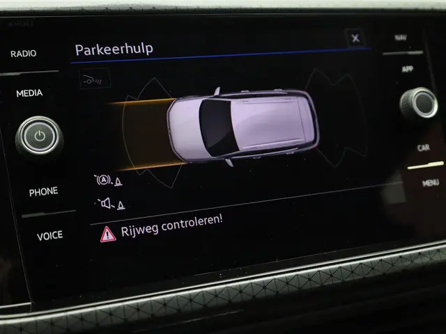 Volkswagen T-Cross 1.0TSI/110PK Style 2023 Benzine 35