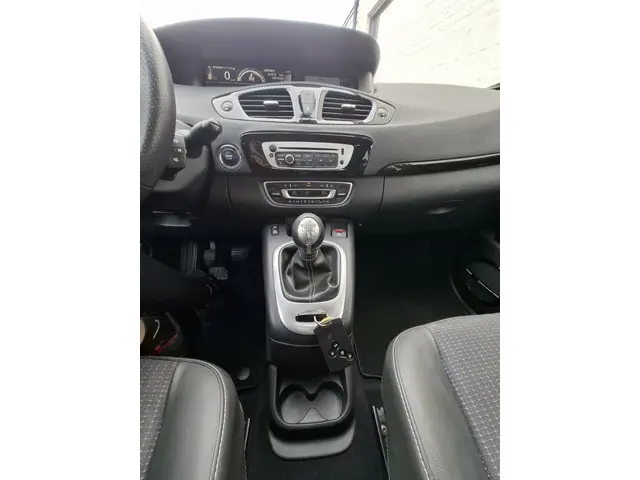 Renault Scénic TCe 115 Bose 2013 Benzine 16