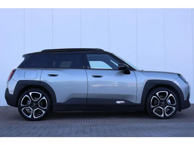MINI Aceman Mini E Favoured L 42.5 kWh 2025 Elektrisch 4