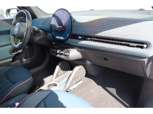MINI Aceman Mini E Favoured M 42.5 kWh 2025 Elektrisch 9
