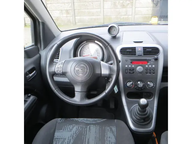 Opel Agila 1.0 Edition 2012 Benzine 7