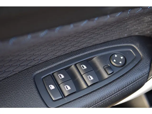 BMW 1 Serie 118i Executive 2017 Benzine 11