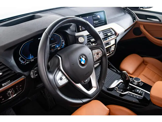 BMW X3 xDrive30e High Executive 2021 Hybride Benzine 25