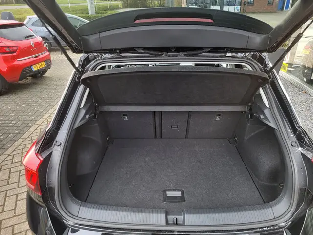 Volkswagen T-Roc 1.5 TSI GOAL 2025 Benzine 8