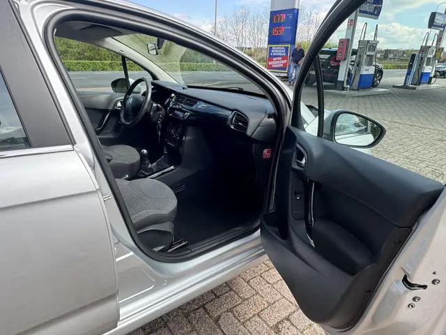 Citroën C3 1.2 PureTech Collection 2015 Benzine 14
