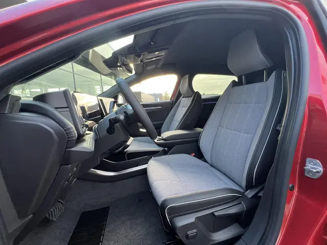 Mitsubishi Eclipse Cross Intense 87 kWh 2025 Elektrisch 7