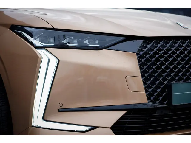 DS DS 4 E-Tense Rivoli 2022 Hybride Benzine 10