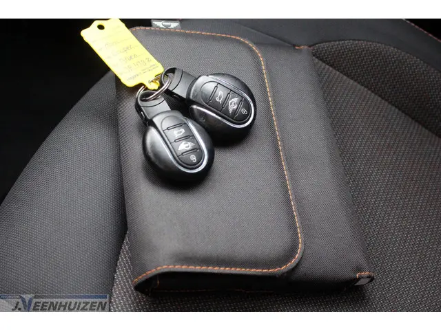 MINI Cooper Mini 1.5 Business 2016 Benzine 24