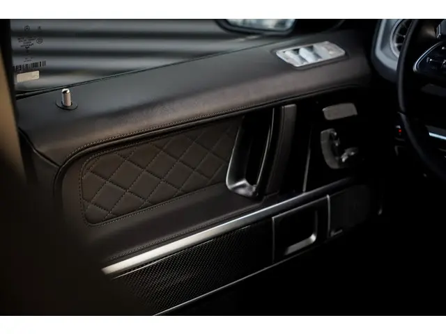 Mercedes-Benz G-Klasse 400 d 2021 Diesel 63